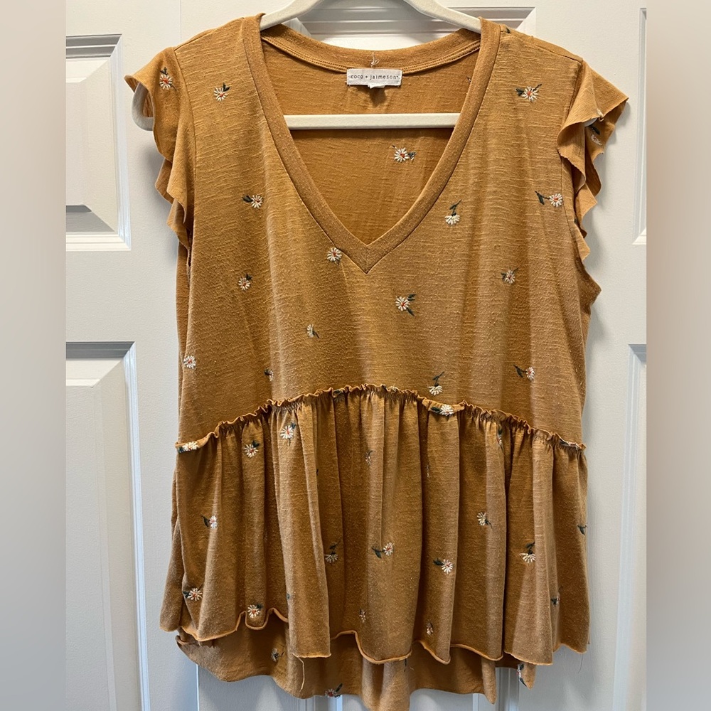 Coco + Jaimeson Flowy Daisy Print Shirt